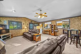 400 E Thacker St, Hoffman Estates, IL 60169 - Photo 9