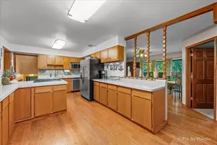 400 E Thacker St, Hoffman Estates, IL 60169 - Photo 5