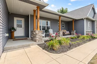37 River, Downs, IL 61736 - Photo 3