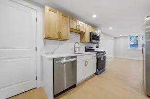 7807 W 92nd St, Hickory Hills, IL 60457 - Photo 5