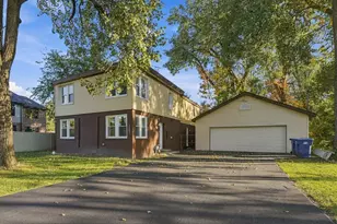7807 W 92nd St, Hickory Hills, IL 60457 - Photo 1