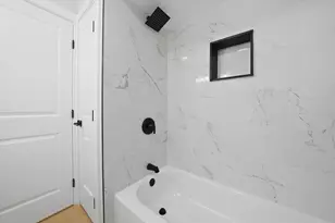 7807 W 92nd St, Hickory Hills, IL 60457 - Photo 9