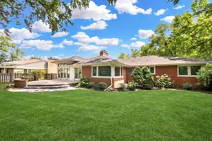 924 Brookline Ln, Park Ridge, IL 60068 - Photo 5