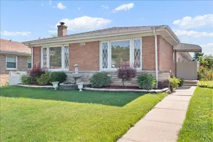 8449 N St Louis Ave, Skokie, IL 60076 - Photo 19