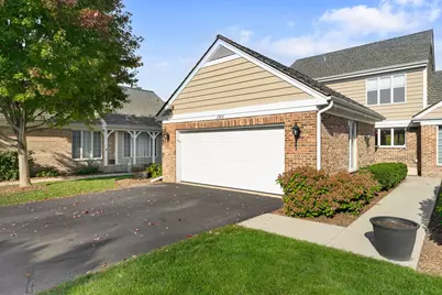 1304 Shire Circle #4, Inverness, IL 60067 - Photo 1