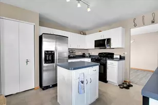 1305 Sherborn Ct N, Minooka, IL 60447 - Photo 11
