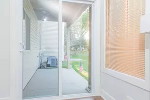 201 Brittany Dr, Streamwood, IL 60107 - Photo 17