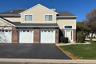 201 Brittany Dr, Streamwood, IL 60107 - Photo 1
