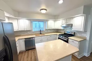 211 N Cherry St, Centralia, IL 62801 - Photo 7