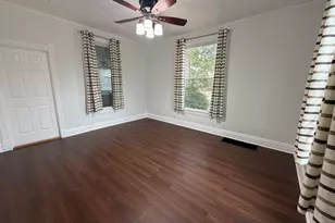 211 N Cherry St, Centralia, IL 62801 - Photo 5