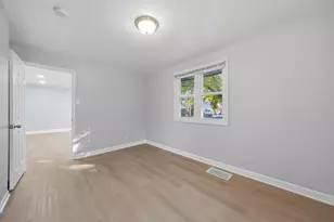17540 Greenbay Ave, Lansing, IL 60438 - Photo 11