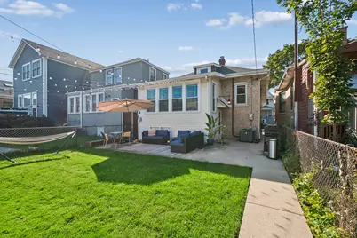 3923 N Mozart Street, Chicago, IL 60618 - Photo 21