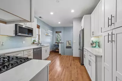 3923 N Mozart Street, Chicago, IL 60618 - Photo 9