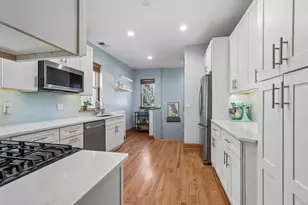 3923 N Mozart St, Chicago, IL 60618 - Photo 9