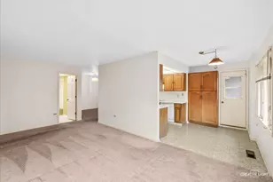 1730 W Galena Blvd, Aurora, IL 60506 - Photo 9