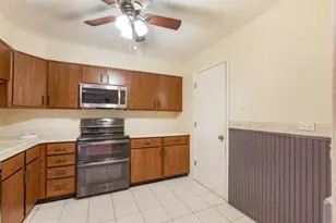 611 W Central Rd, Mount Prospect, IL 60056 - Photo 5