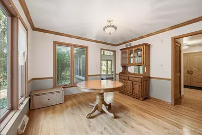 6N422 Woodhill Lane, Saint Charles, IL 60175 - Photo 7