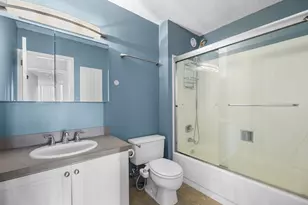 10 E Ontario St, Chicago, IL 60611 - Photo 11