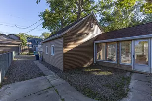 2240 26th St, Rock Island, IL 60201 - Photo 15