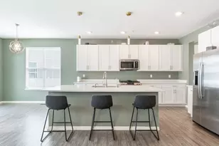 387 S Pointe Ave, South Elgin, IL 60177 - Photo 5