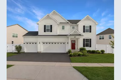 387 S Pointe Avenue, South Elgin, IL 60177 - Photo 1