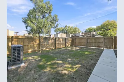 611 N Lawndale Avenue, Chicago, IL 60624 - Photo 21