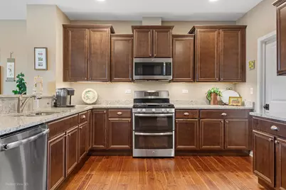 27 Bethel Lane, Schaumburg, IL 60194 - Photo 7