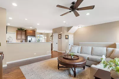 27 Bethel Lane, Schaumburg, IL 60194 - Photo 5