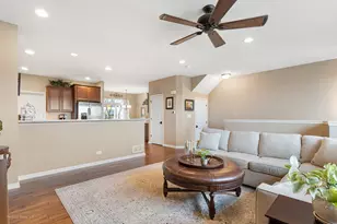 27 Bethel Ln, Schaumburg, IL 60194 - Photo 5