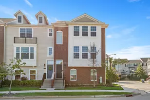 27 Bethel Ln, Schaumburg, IL 60194 - Photo 1