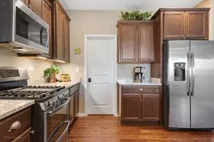 27 Bethel Ln, Schaumburg, IL 60194 - Photo 9