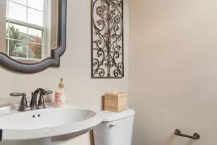 27 Bethel Ln, Schaumburg, IL 60194 - Photo 11