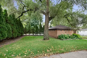 5233 Suffield Ct, Skokie, IL 60077 - Photo 19