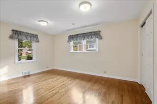 5233 Suffield Ct, Skokie, IL 60077 - Photo 11