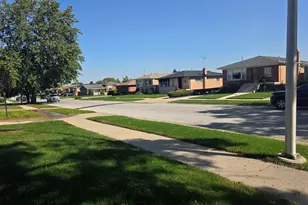 654 Yates Ave, Calumet City, IL 60409 - Photo 3