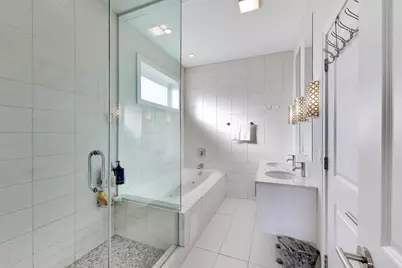 2441 W Belmont Avenue #3W, Chicago, IL 60618 - Photo 9