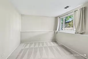 302 Appleton Dr, Vernon Hills, IL 60061 - Photo 13