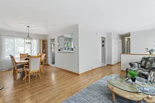 302 Appleton Dr, Vernon Hills, IL 60061 - Photo 3