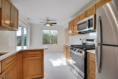 1001 Yosemite Trail #A1, Roselle, IL 60172 - Photo 5