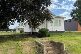 304 S Main St, Cherry, IL 61317 - Photo 13