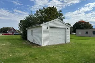 304 S Main St, Cherry, IL 61317 - Photo 17