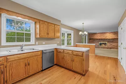 647 Oakhurst Drive, Naperville, IL 60540 - Photo 11