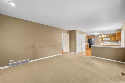 647 Oakhurst Drive, Naperville, IL 60540 - Photo 17