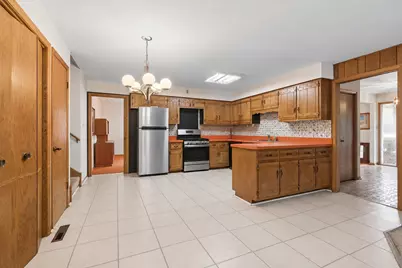 12124 S Cheyenne Drive, Palos Heights, IL 60463 - Photo 5