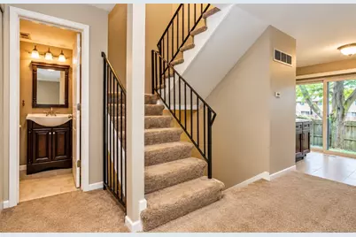 18W178 Buckingham Lane, Villa Park, IL 60181 - Photo 3
