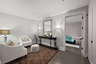 118 E Erie St, Chicago, IL 60611 - Photo 29