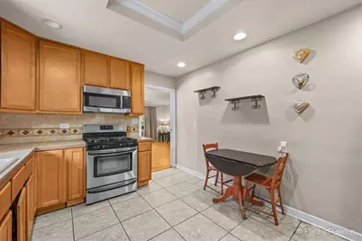 153 S Prairie Avenue, Bloomingdale, IL 60108 - Photo 9
