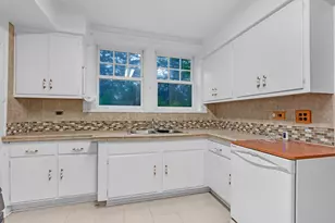 1324 Fredrickson Pl, Highland Park, IL 60035 - Photo 11