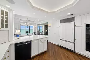 950 N Michigan Ave, Chicago, IL 60611 - Photo 13