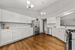 2738 Rockport Ln, Naperville, IL 60564 - Photo 11